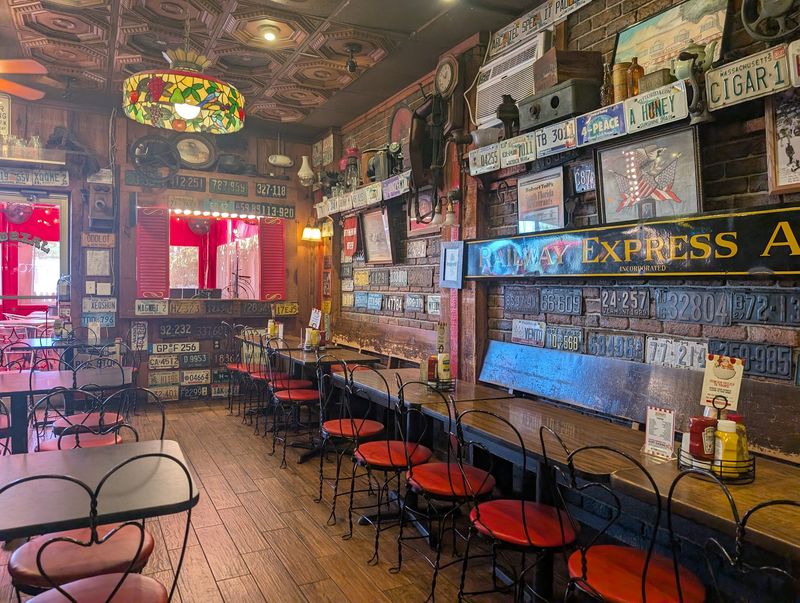 Nostalgic Decor That Transports You Back in Time