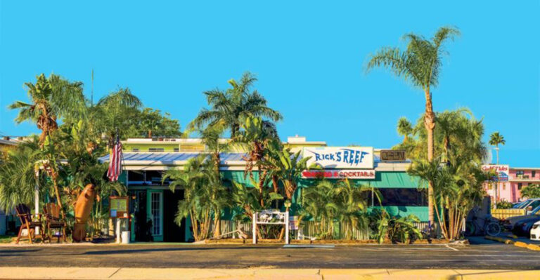 You Haven’t Truly Done Florida Seafood Until You’ve Tried The Grouper Sandwich At This Unassuming Spot