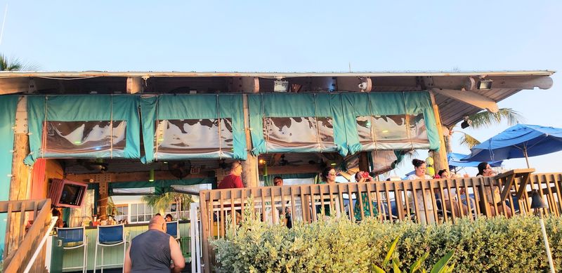 Barnacle Barney's Tiki Bar and Grill – Marathon