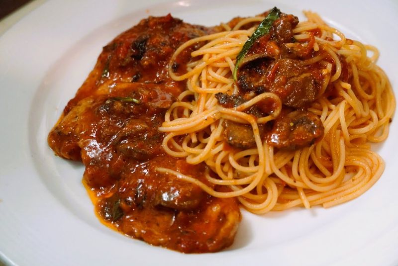 Chicken Dishes That Keep Regulars Coming Back Weekly