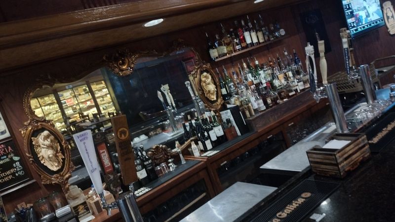 A Whiskey and Bourbon Selection That Satisfies Serious Drinkers