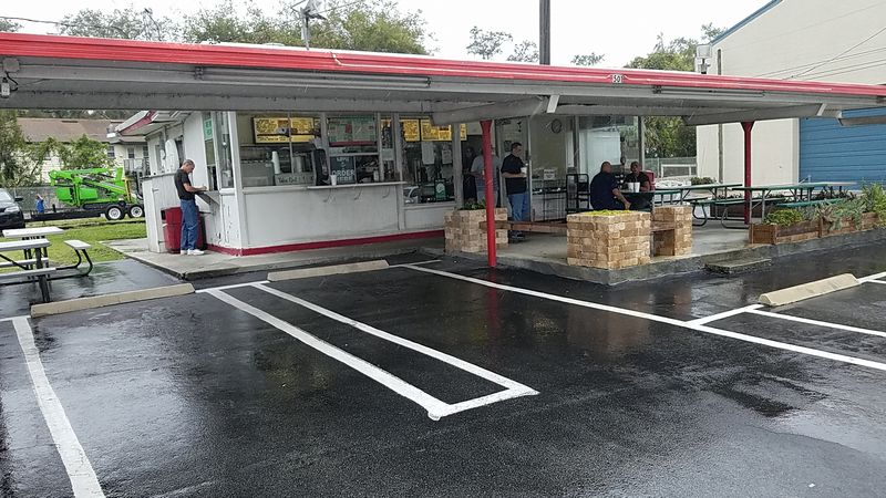 Outdoor Seating Where Florida Weather Becomes Part of the Meal