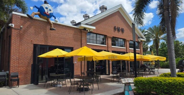 11 Florida Restaurants Where Kids Can Play While Parents Actually Relax