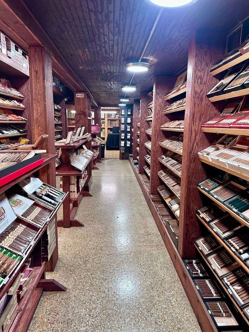 An Impressive Humidor Selection That Speaks to Every Smoker