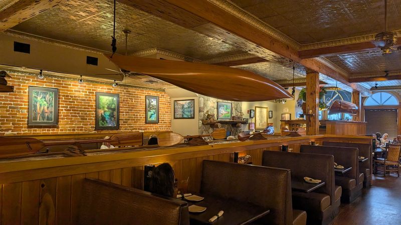 Minutes From Ginnie and Poe Springs, This Florida Restaurant Is the Perfect End to a Day on the Water