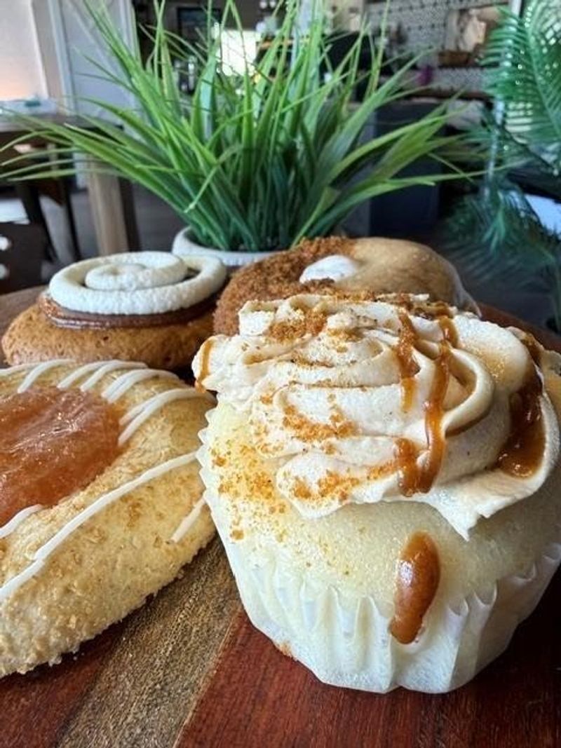 Cinnamon Rolls Worth the Early Morning Drive