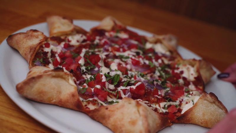 Star Pizzas Steal the Show with Ricotta-Stuffed Crusts