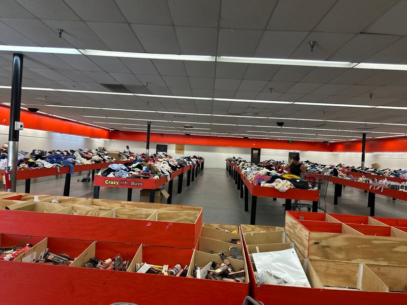 Saturday Morning Stock Days Draw the Serious Bargain Hunters