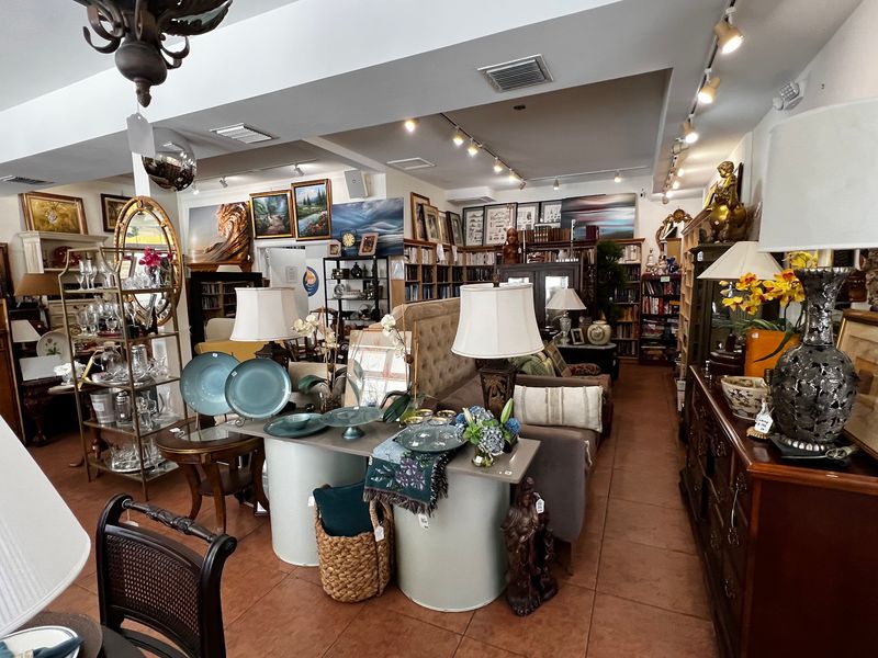 Home Decor That Screams Palm Beach Style
