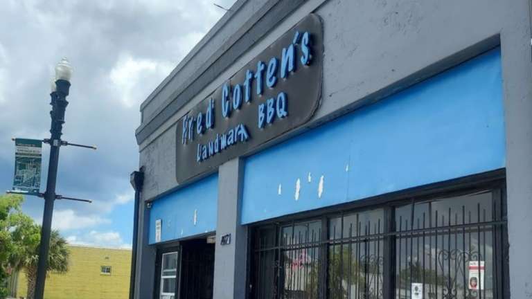 Jacksonville’s Oldest BBQ Spot Still Serves the Founder’s Original Sauce With Every Meal
