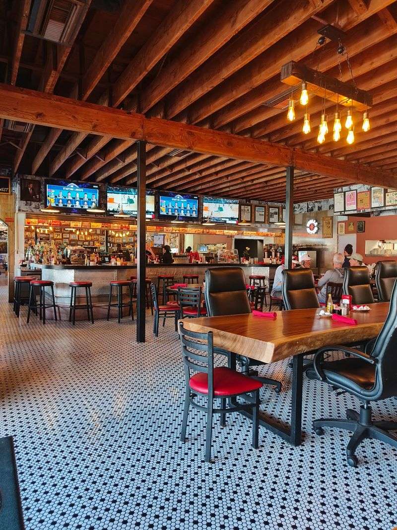 Open 24 Hours, Because Hunger Doesn't Clock Out