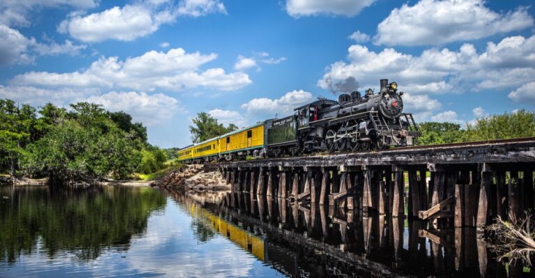 A Classic Steam Train Still Cuts Through the Florida Countryside Every Weekend