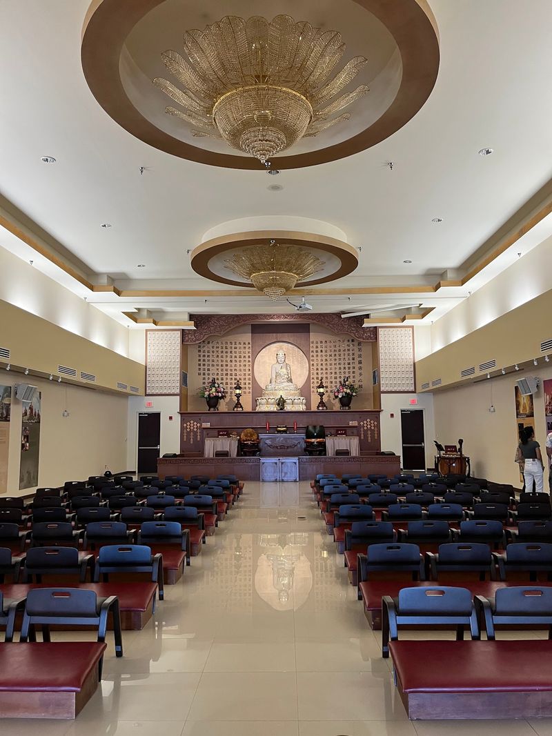 Free Tours That Reveal Hidden Spaces and Deep History