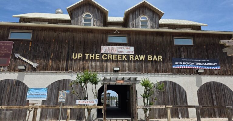 At This Florida Raw Bar, the Oysters Go From the Boat Straight to the Kitchen