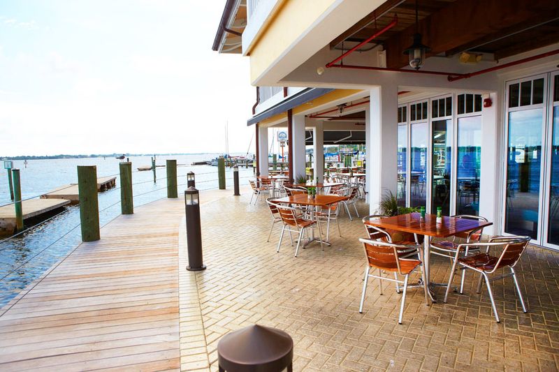 Riverhouse Waterfront Restaurant – Palmetto