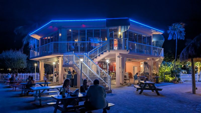 Sunset Views That Turn Dinner Into an Event