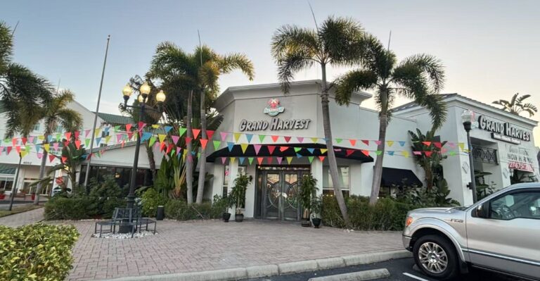 This Florida Buffet Is a Hidden Gem for All-You-Can-Eat Seafood Every Weekend