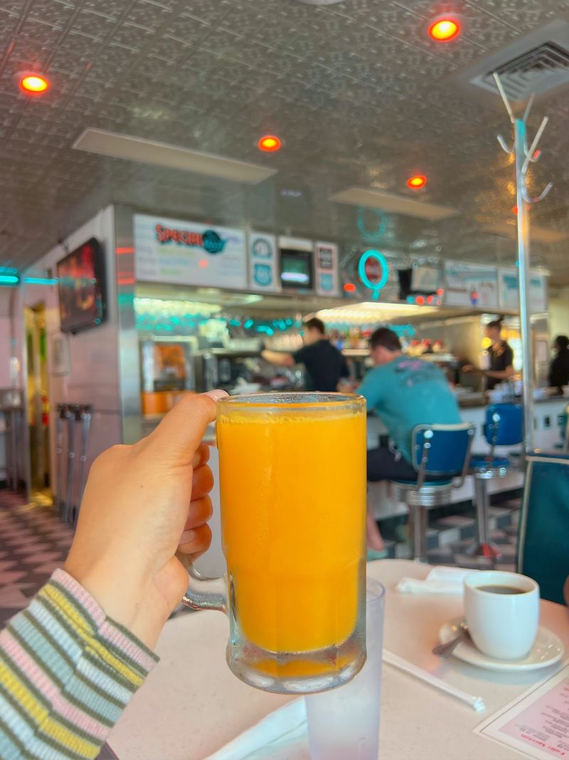 Fresh-Squeezed Orange Juice Worth Waking Up For
