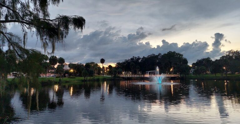 You Can Still Retire Near the Water for Under $1,900 in These 9 Florida Towns