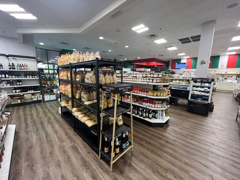 D'Amico & Sons Italian Market & Bakery - Oviedo