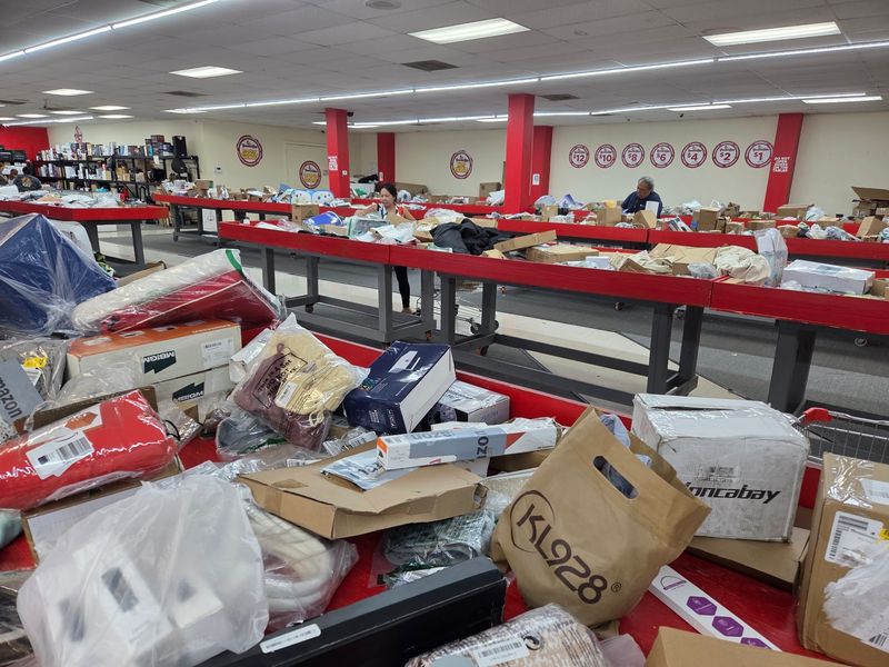 Bin Stores Became A Craze, And This One Joined The Fun