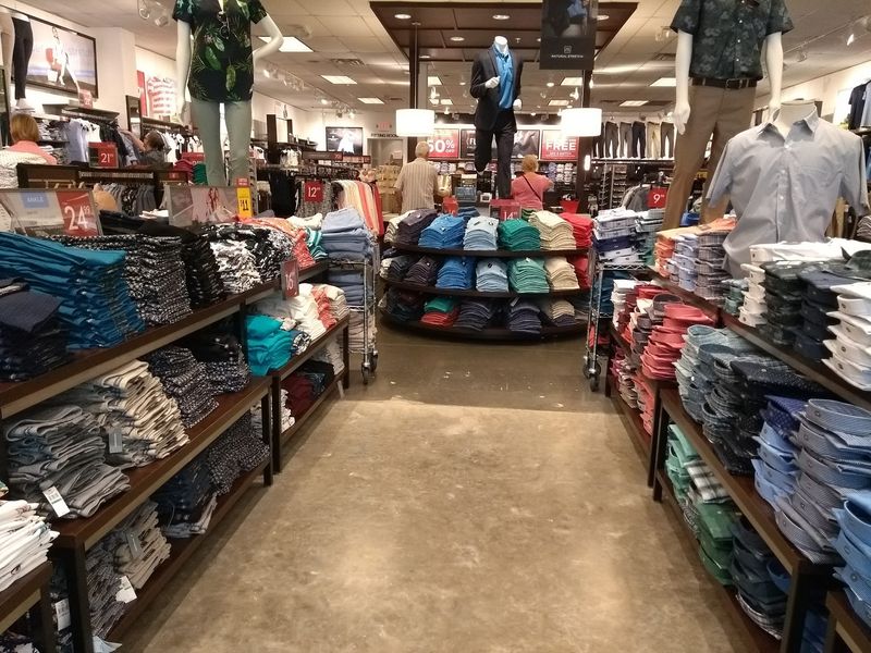 Outlet Deals Give Bargain Hunters Plenty to Search For