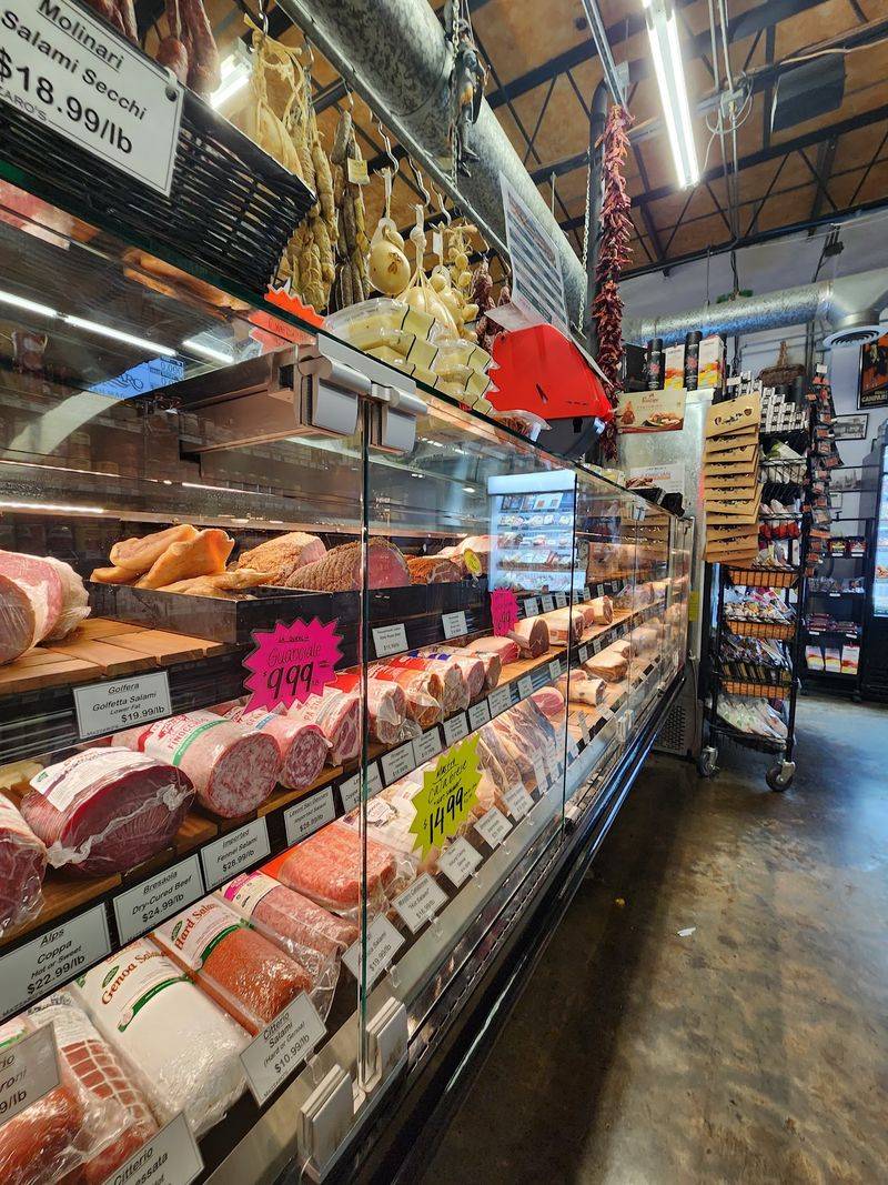 More Than 300 Cheeses Turn Browsing Into a Serious Food Adventure