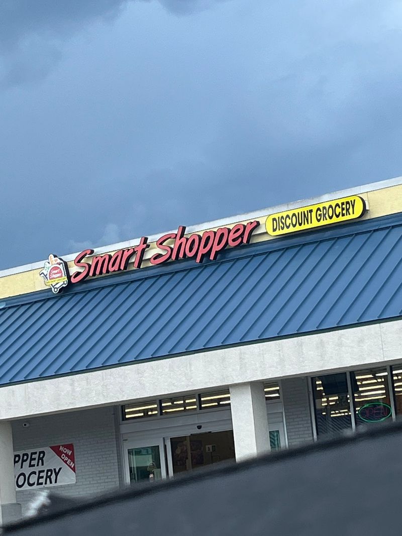 A Tampa Grocery Store Built Around Stretching the Budget