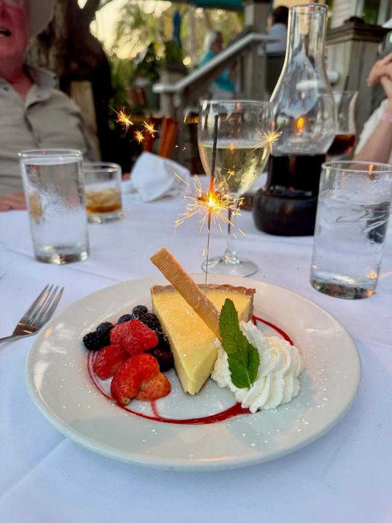 Creative Plates Keep the Experience From Feeling Like a Typical Tourist Stop