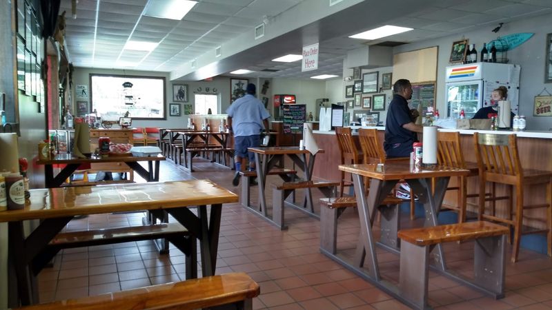 Monroe's Smokehouse Bar-B-Q & Catering