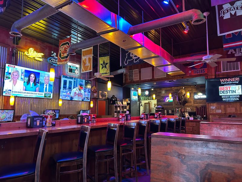 A Miramar Beach Sports Bar Where Every Booth Feels Game-Day Ready