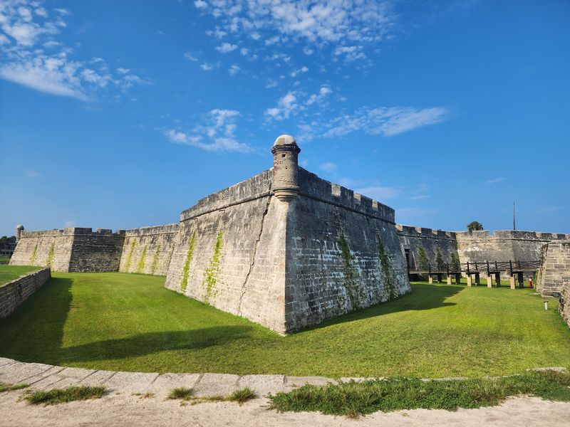 These 12 Florida Towns Get So Crowded With Tourists That Their Centers Can Feel Packed