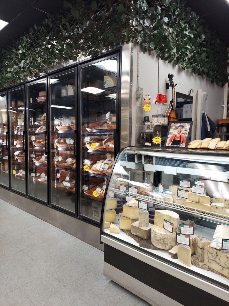 DECOSMO ITALIAN MARKET - Pinellas Park