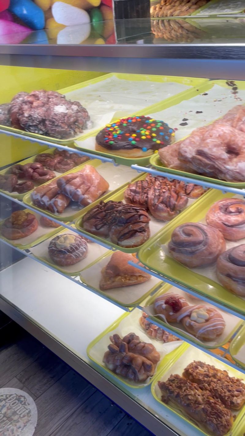 Why Locals Treat Donut King Like More Than a Morning Stop