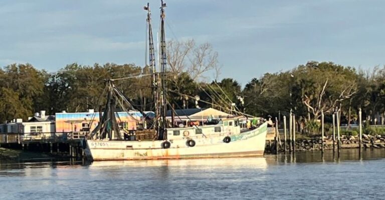 This Old-Fashioned Florida Ferry Still Carries Cars Across the St. Johns River