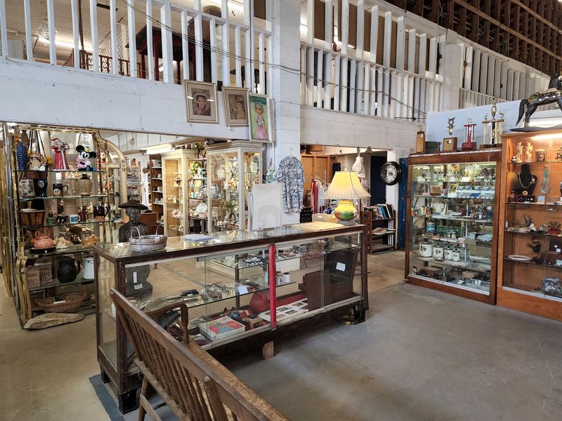 A Waldo Shopping Stop That Feels Like a Giant Treasure Hunt