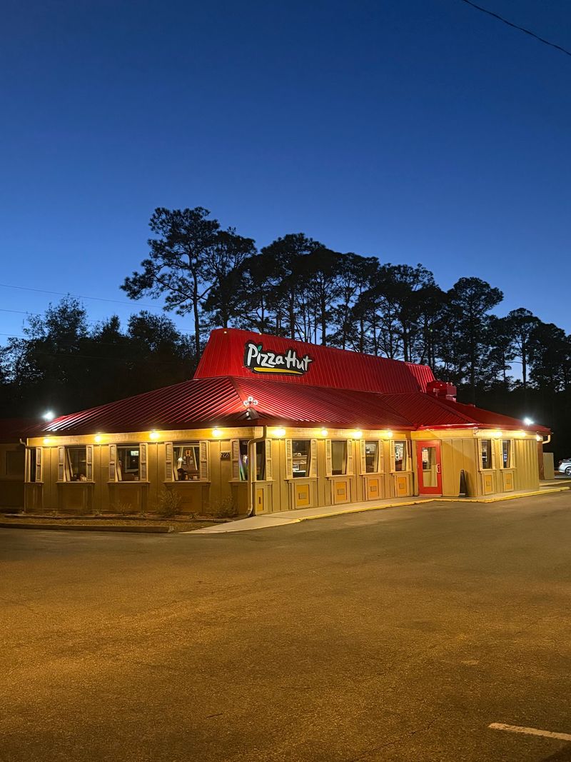 This Spring Hill Restaurant Offers a Rare Taste of Old-School Pizza Hut